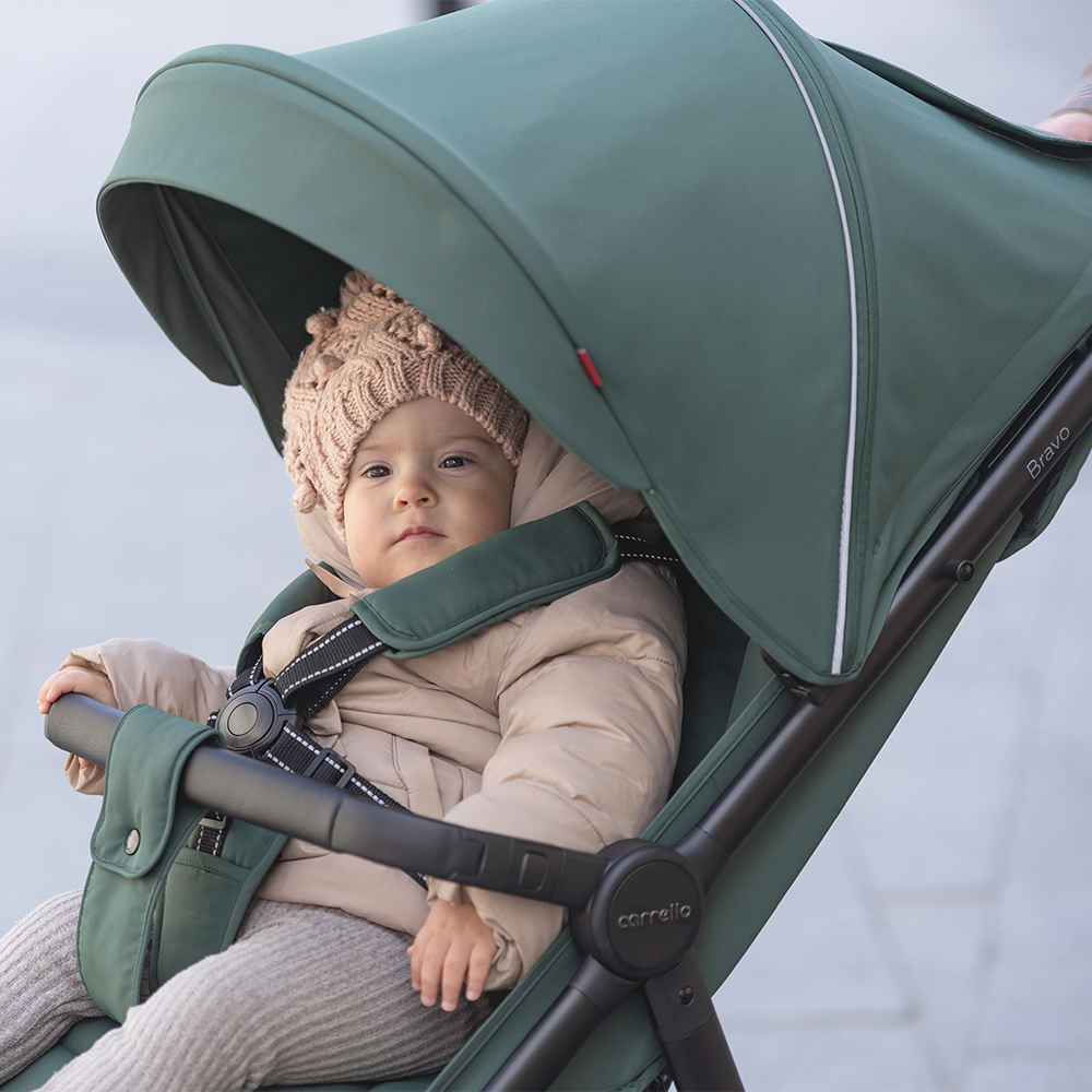 Прогулянкова коляска Carrello Bravo зелена